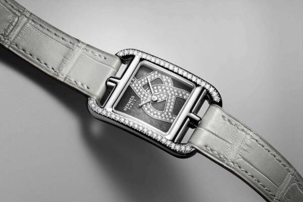 エルメスの腕時計《ケープコッド》黒曜石の文字盤に《シェーヌ・ダンクル》輝く新作