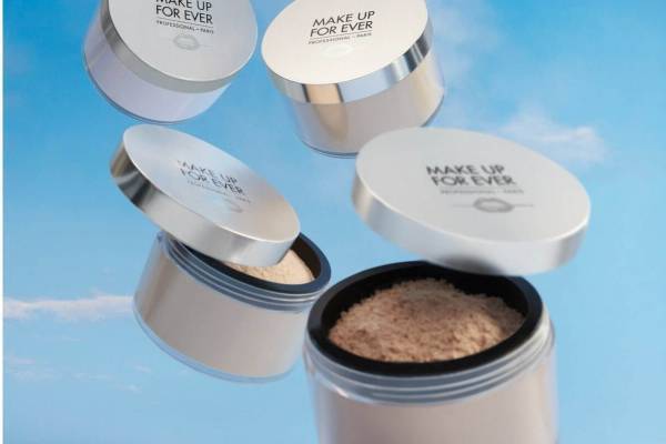 メイクアップフォーエバー“空気のように軽い”マットフェイスパウダーに新色「ラベンダー」