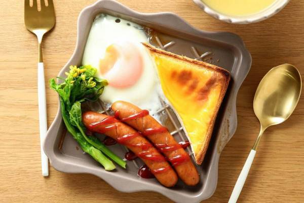 フランフラン“くすみカラー”の新作テーブルウェア、サクサクトーストが楽しめる”フリル”プレート