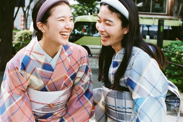 キモノ バイ ナデシコ新作"チェック柄"きもの、カラフルな洗える着物や「ふわもこブーツ草履」も