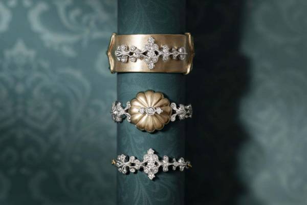 アベリからドビュッシーの名曲「アラベスク」着想の秋ジュエリー、アラベスク模様のチェーンリングなど