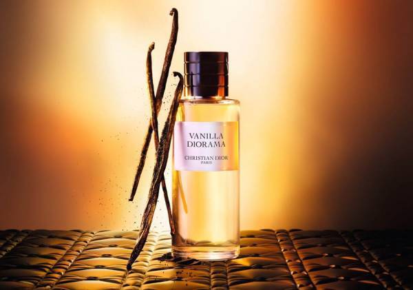 メゾン クリスチャン ディオール“幻のスイーツ”イメージの新フレグランス 「バニラ ディオラマ」