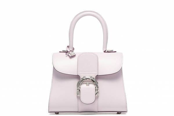 デルヴォー「ブリヨン」に新作バッグ、“ロゴを刻んだ”シルバーバックル×ラベンダー色ボディ