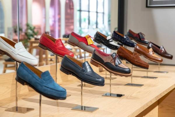 ジェイエムウエストンが京都に初出店、定番ローファーやスニーカーほかオーダー＆修理サービスも