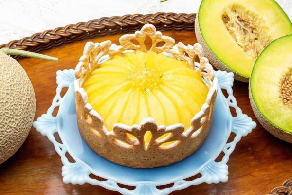 キル フェ ボン新作“ティアラ型”タルト、特選クラウンメロン×ウイスキーの“大人”な味わい