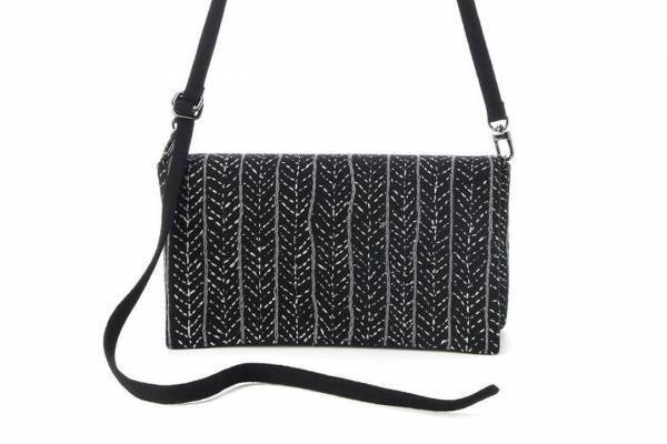 ディスコード ヨウジヤマモト“数寄屋袋”着想のバッグ新作、刺し子風刺繍を施したショルダーバッグ