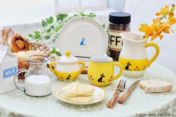 スタジオジブリ作品『魔女の宅急便』"おソノさんの食器”着想マグ＆プレート、ジジのミルク皿も？！