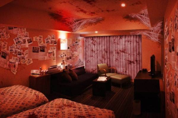 「謎解きホラールーム」暗闇へ誘う”絵画”の謎解き宿泊プラン、大阪・USJ公式ホテルで