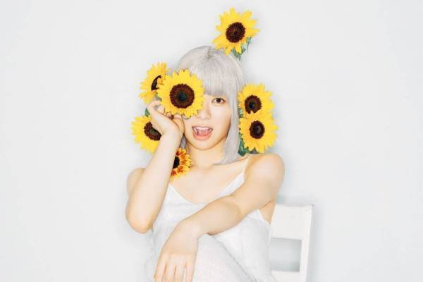 眉村ちあきの新曲「愛でほっぺ丼」石原さとみ出演の“すき家”CMソングに