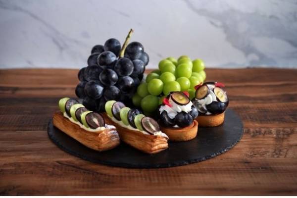 高級ぶどう“ナガノパープル”の瑞々しいタルト＆デニッシュ、ロイヤルパインズホテル浦和で