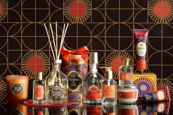 SABONの2021年クリスマスコフレ、甘い“チョコ×ブラッドオレンジ香る”ボディスクラブなど