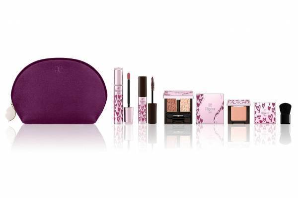 エレガンス21年クリスマスコフレ、人気アイテムから“赤みカラー”の限定色入りコスメキット