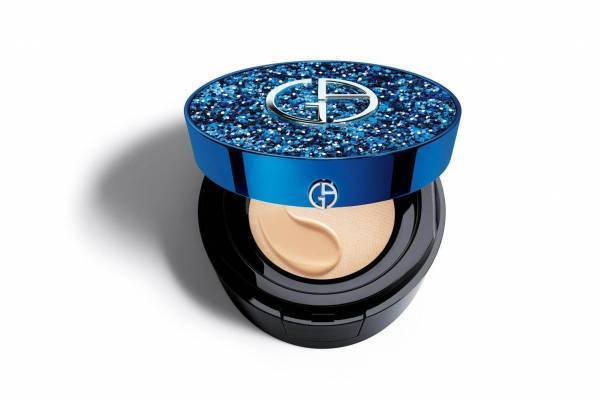 アルマーニ ビューティ“明るい肌”演出のクッション ファンデに「ブルーパール」の限定デザイン