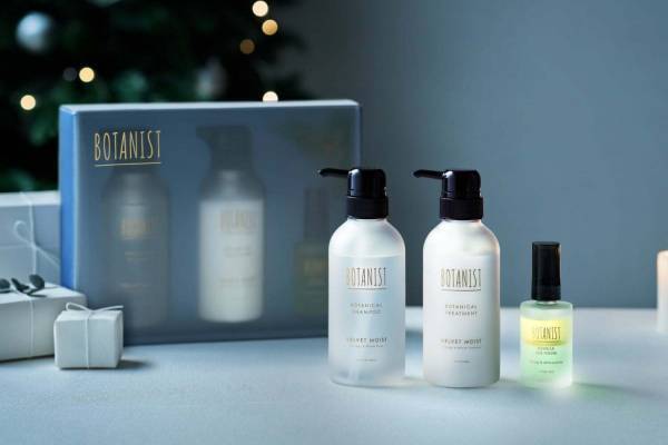 ボタニスト プレミアムの2021年クリスマスコフレ、甘い“ヒイラギ香る”ヘアケアセット