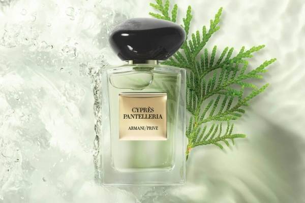 「アルマーニ プリヴェ」“まるでオートクチュールドレス”リッチフレグランスに新作＆ミニコフレ