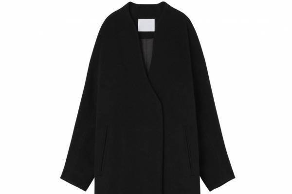 マメ クロゴウチ“柔らか”ロングコート＆“窓格子”着想のセーター、三越伊勢丹限定カラーで