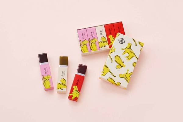 とらや2022年の干支「寅」の限定和菓子、“走る虎”を表現した羊羹や“虎斑模様”の生菓子