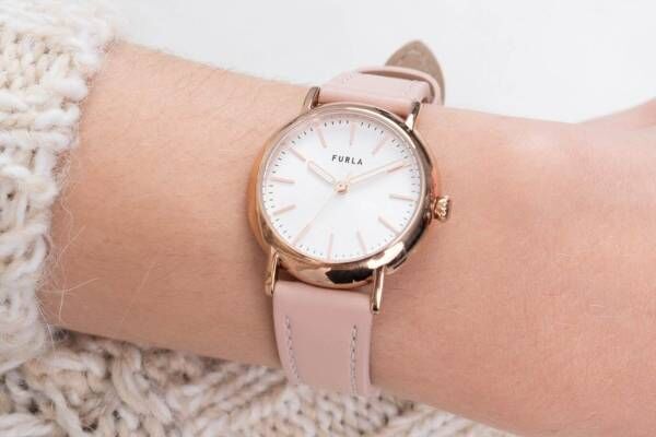 フルラ“淡いピンクトーン”の新作腕時計「フルラ イージー シェイプ」チックタックに登場
