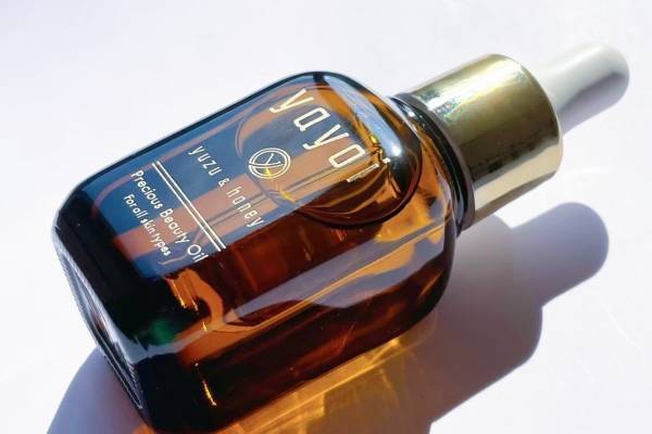 “和素材×フランスの香り”の「ヤヨイ」初のフェイスケア、潤いたっぷり美容オイル誕生