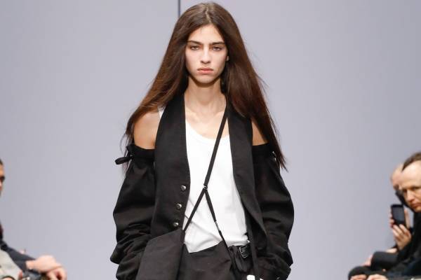 アン ドゥムルメステール 2022年春夏コレクション - メゾンのコードに軽やかな風