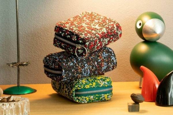テンベア×エンケルのミニジップウォレット、ラフ・シモンズ手掛けるカラフルな斑点布帛で