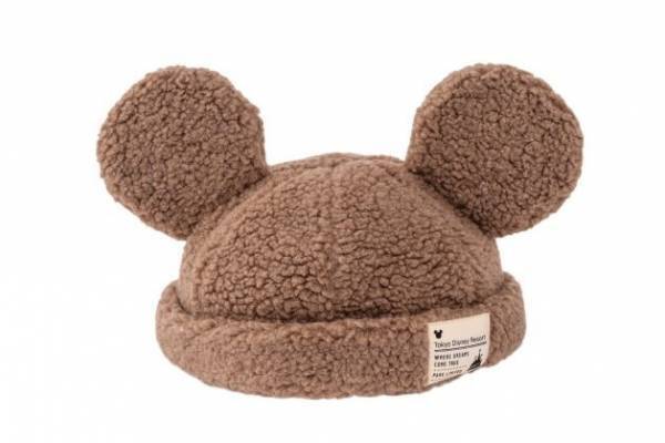東京ディズニーリゾートの21年秋冬“もこもこ”グッズ、ミッキーの耳付きボアキャップ＆手袋など