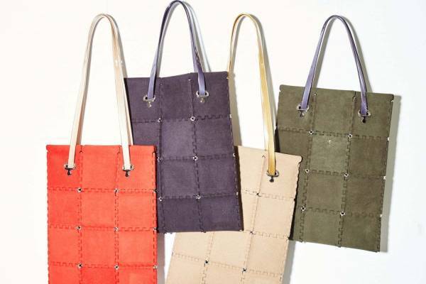 ゴジュウニ バイ ヒカルマツムラからスエード素材のミニショルダー＆トート、ステュディオス限定で