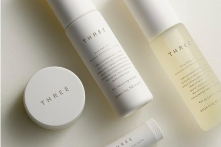THREE新作「SQシリーズ」精油ブレンドのミスト・リップバームで“オン・オフ切り替え”リズムケア