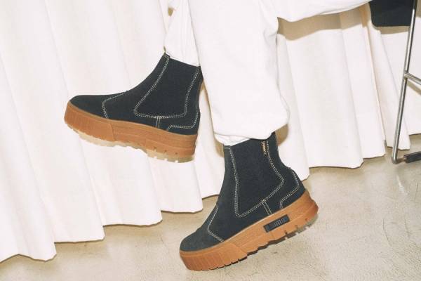 プーマのブーツ「メイズ チェルシー」に新色、厚底×スエードを秋冬イエローブラウンやブラックで