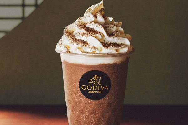 ゴディバ「ショコリキサー 加賀棒茶」香ばしい加賀棒茶×上品な甘みのミルクチョコドリンク