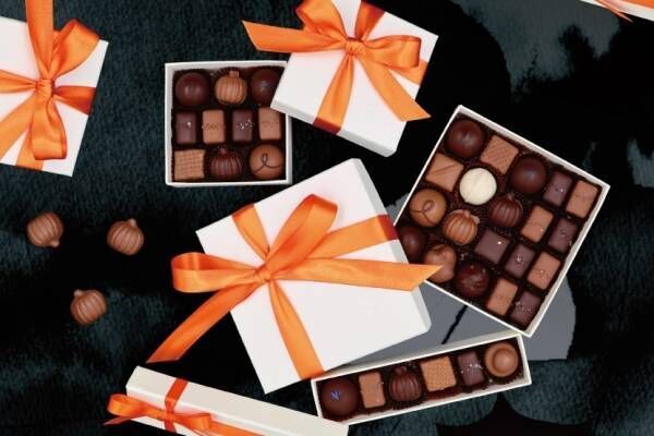 フランズ チョコレートのハロウィン限定ボックス“パンプキン”型ダークチョコ＆ナッツトリュフなど