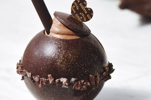 アトリエ ドゥ ゴディバ“100％カカオ”のホールフルーツチョコレート、限定ショコリキサーやテリーヌ