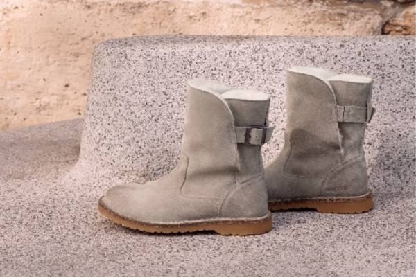 ビルケンシュトック新ウィメンズブーツ「アップサラ」アイコニックなバックル＆ふわふわインナー
