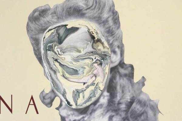 エナ(ENA)初個展「f_a_c_e」“即日ソールドアウト”気鋭アーティストの作品が六本木に