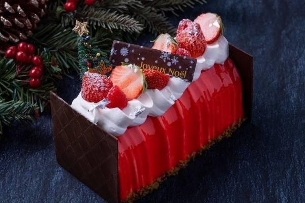 渋谷エクセルホテル東急から真っ赤な「ブッシュ・ド・ノエル」2021年のクリスマスケーキ＆シュトーレン