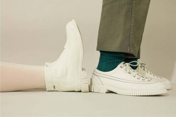 カンペールの厚底シューズ「ピクス」“カーディガン”着想のニットブーツ＆レザーサンダル風スニーカー