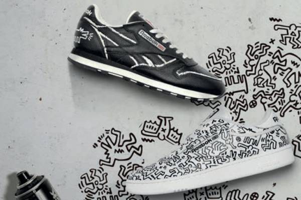 リーボック×キース・ヘリングのスニーカー、犬モチーフや人間模様を配した「クラブシー 」など