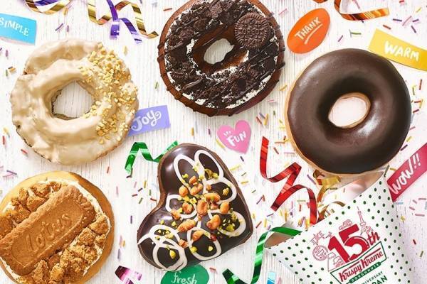 クリスピー・クリーム・ドーナツ「名作ベスト5」復刻、“オレオ＆ロータス ビスコフ”の人気トッピングも