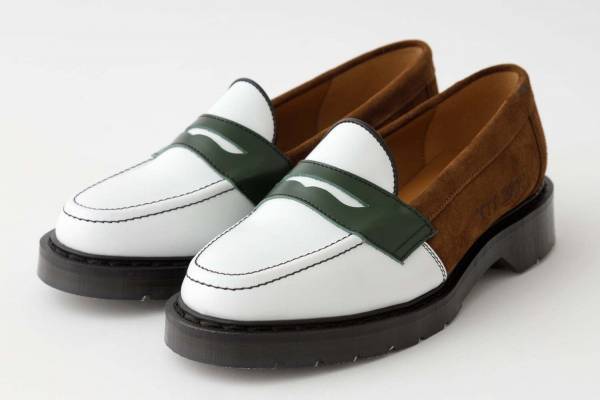 ティー×ソロヴェアーのユニセックスシューズ、トリプルカラーのローファー＆レオパードを効かせたブーツ