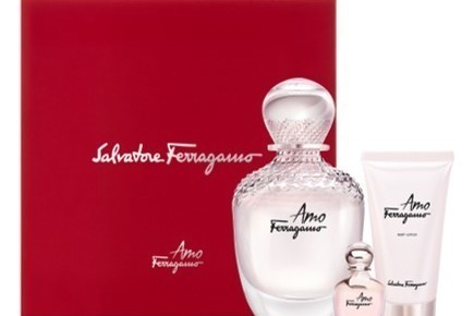 サルヴァトーレ フェラガモの21年クリスマスコフレ、グルマン系の人気香水＆ボディローションも