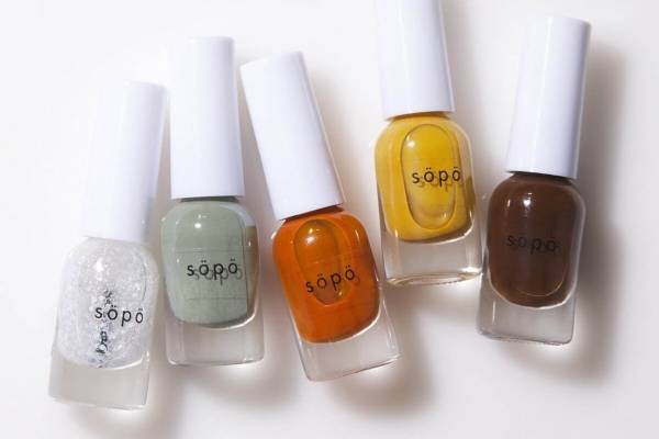 ファミマ限定「ソポ」21年秋冬コスメ、ネイルカラーが新登場＆“うるうるアイ”が叶うアイシャドウも