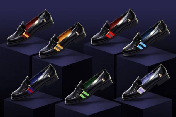 「ディズニー ツイステッドワンダーランド」“7つの寮”着想の漆黒ローファー、ABCマートで