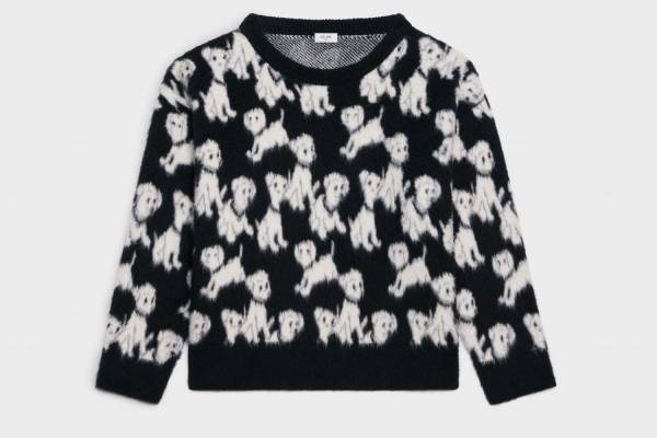 セリーヌ“犬”モチーフの総柄セーターやロゴの格子柄ブラウスなど限定アイテム、銀座店リニューアルで