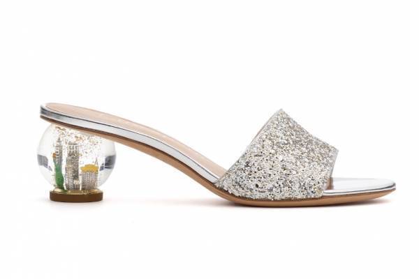 ケイト・スペード21年クリスマスの新作シューズ、真っ赤なチェック柄ブーツ＆きらきらパンプス