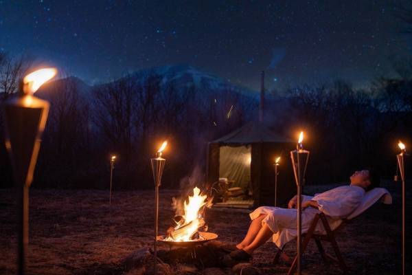 星のや軽井沢「冬の寒暁サウナ」早朝プライベートサウナ＆極寒外気浴、夜から朝へ移ろう絶景を望みながら