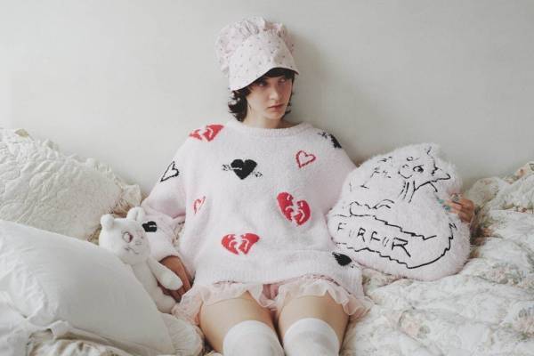 ファーファー「ジェラート ピケ」と初コラボ、“ふわもこ”ハート柄ルームウェアや猫クッション