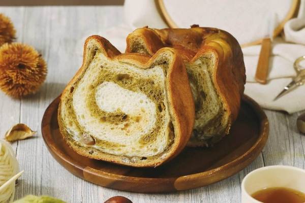 「ねこねこ食パン」モンブラン×ほうじ茶のねこ型“マーブル”食パン、シロップ漬けの甘栗入り