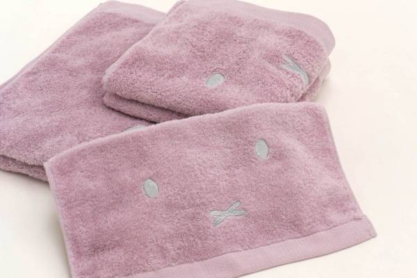 「ミッフィー」ふわふわ ・さらさら質感から選べる今治タオル、スモーキーピンクのフード付きバスタオルも