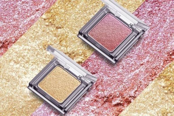 キス“濡れツヤ”アイシャドウ「シアー グリッターアイズ」に3Dパール入りグリッターカラー