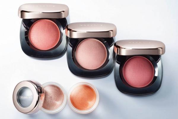 コスメデコルテ2022年春コスメ、“濡れつや”アイシャドウ「アイグロウ ジェム」に春の限定色
